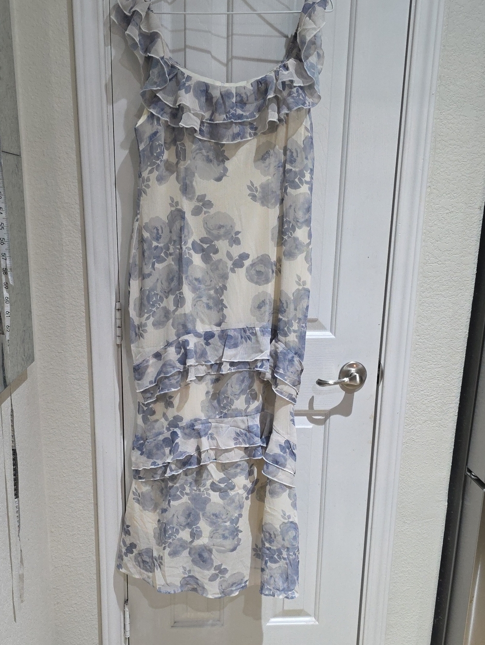 Dazy NWT Floral Ruffle Maxi Dress - Blue and Cream Size L